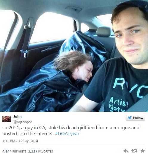 selfie con novia muerta