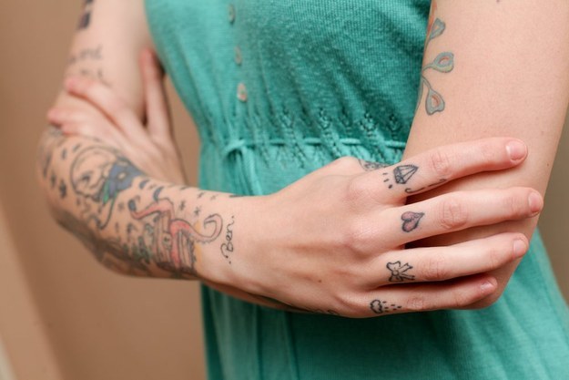 profesora despedida por estar tatuada