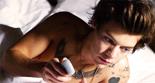 Harry Style... ¡conquista a las maduritas!