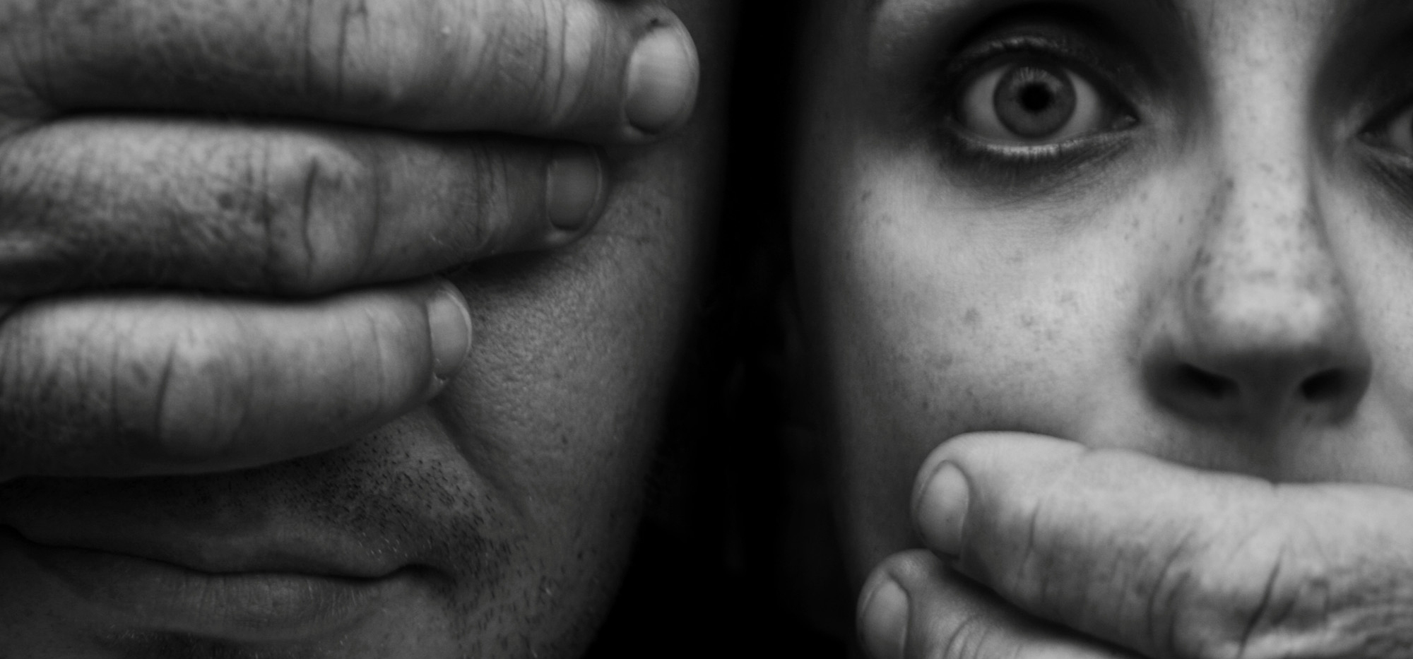 hombre asesina a su novia en plena calle y nadie hace nada