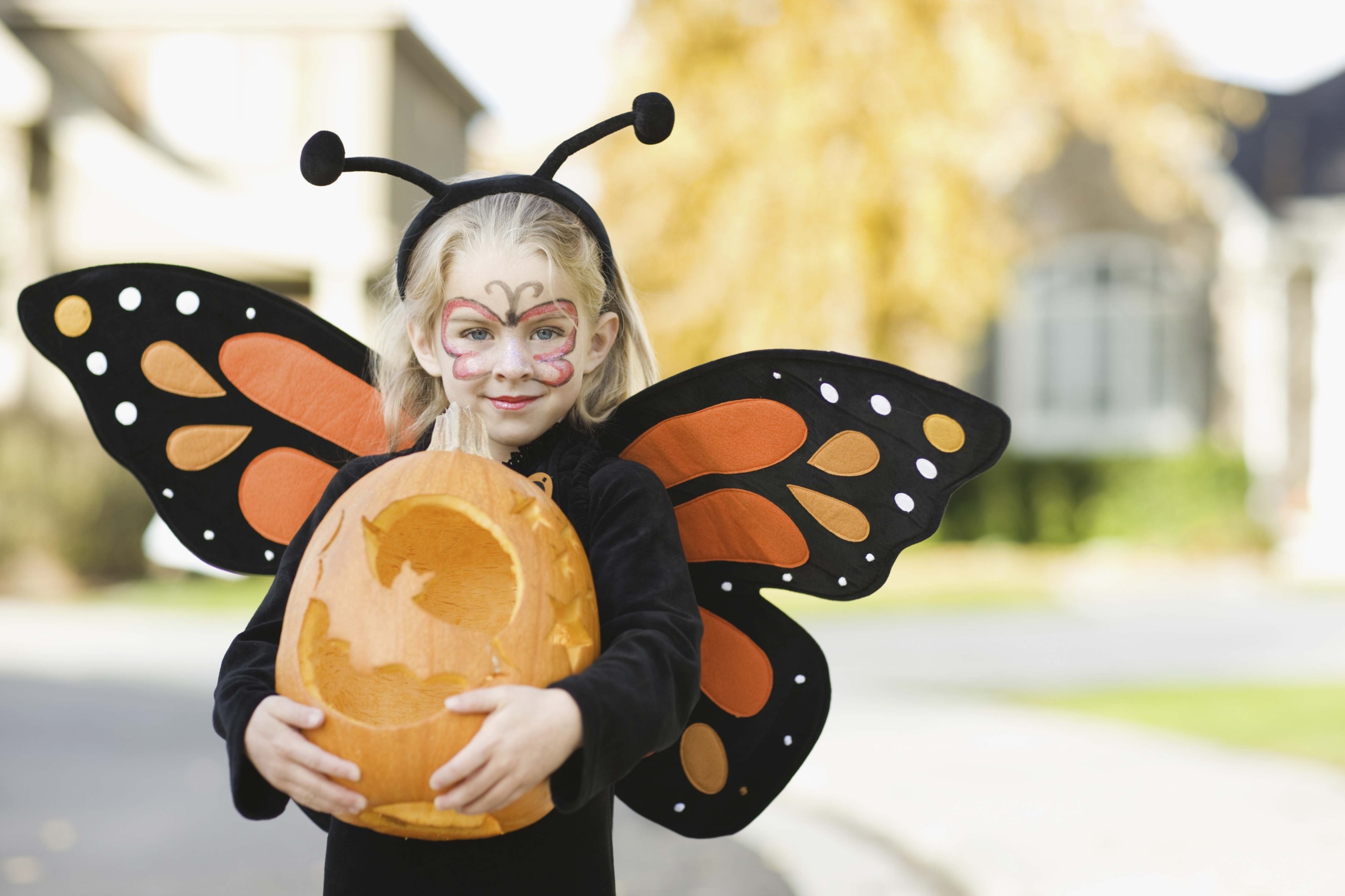 a una niña le dan metanfetamina en halloween