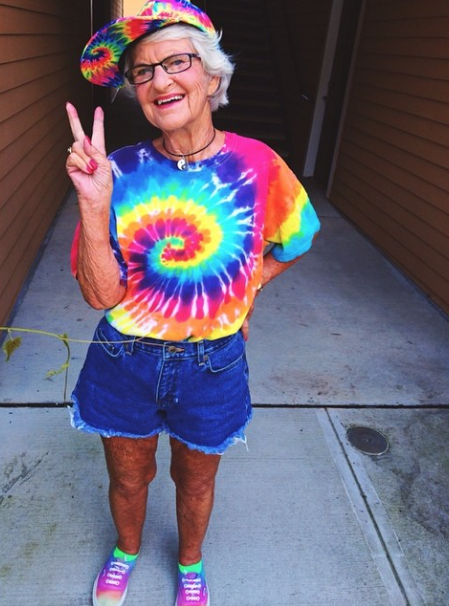 Esta abuelita rebelde es la nueva estrella de Instagram