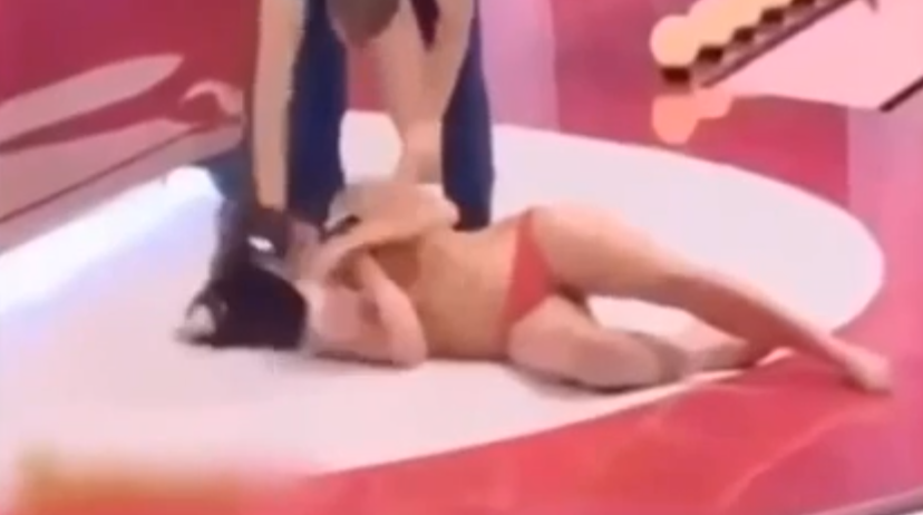 concursante agredida en programa ruso