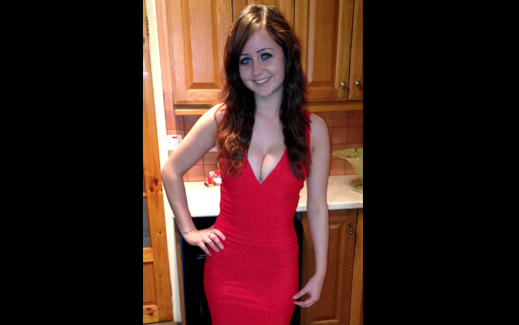 Descubre cómo a esta chica le salvó la vida su ajustadísimo vestido rojo