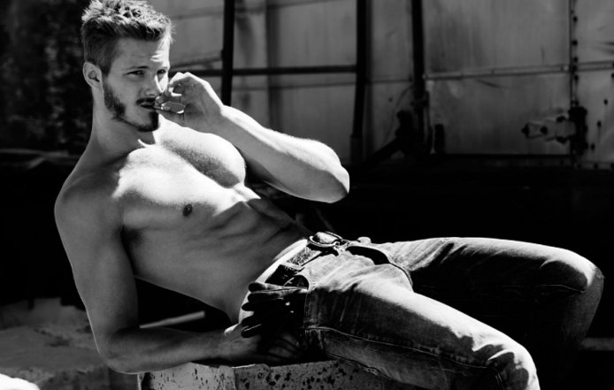 Alexander Ludwig en Flaunt
