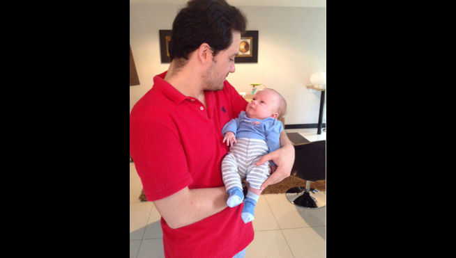 madres de costa rica donan leche materna a un bebe