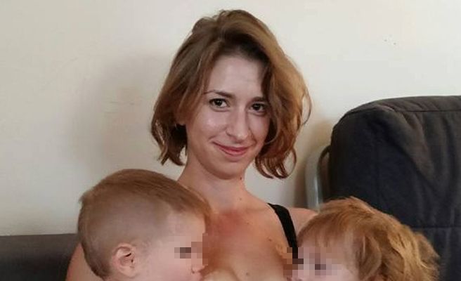 Polémica por la foto de una mujer amamantando al hijo de una amiga