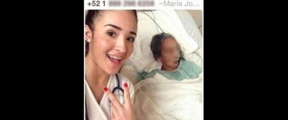 selfie con paciente moribunda