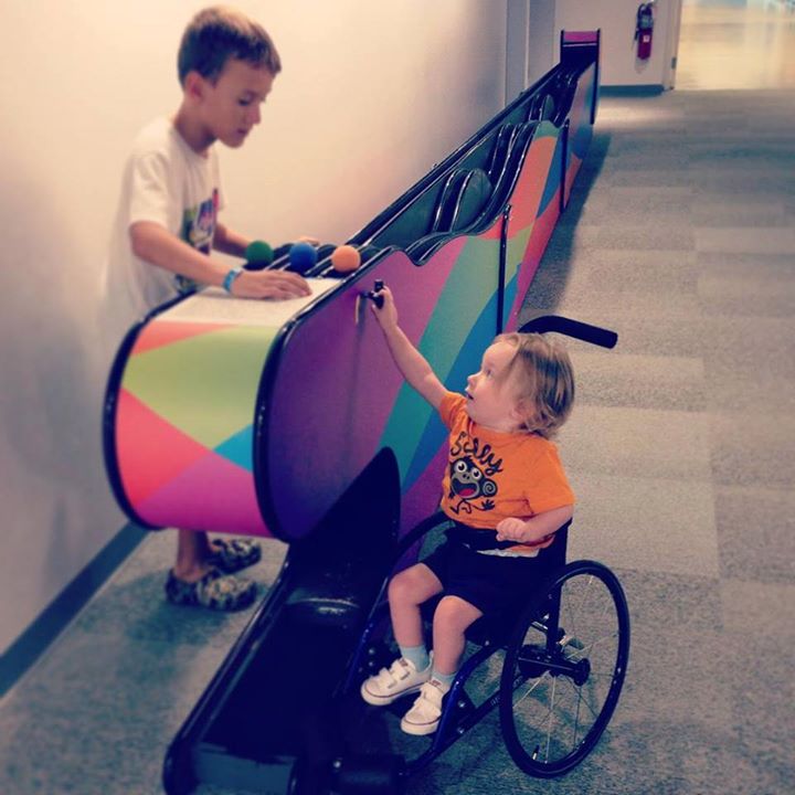 kaden niño silla de ruedas