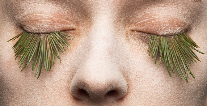 Estas pestañas postizas hechas de hierba son 100% naturales