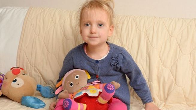 Esta niña enferma de tres años pide que alguien la adopte para Navidad