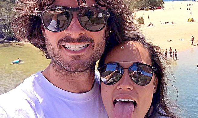 pareja atacada por tribu canibal