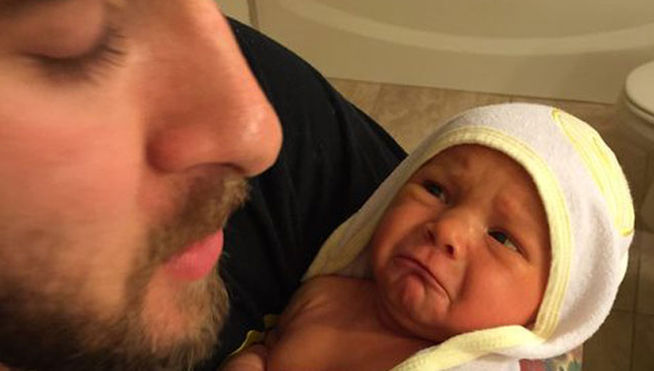 Gracias a que publicó una foto de su bebé, le detectaron una enfermedad          