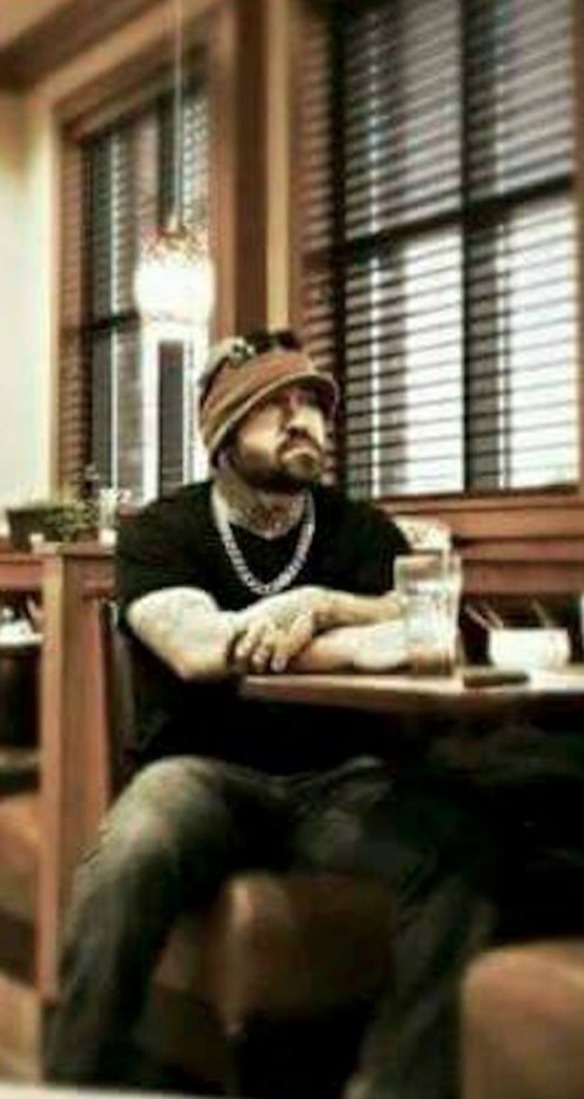 misterioso hombre restaurante utah