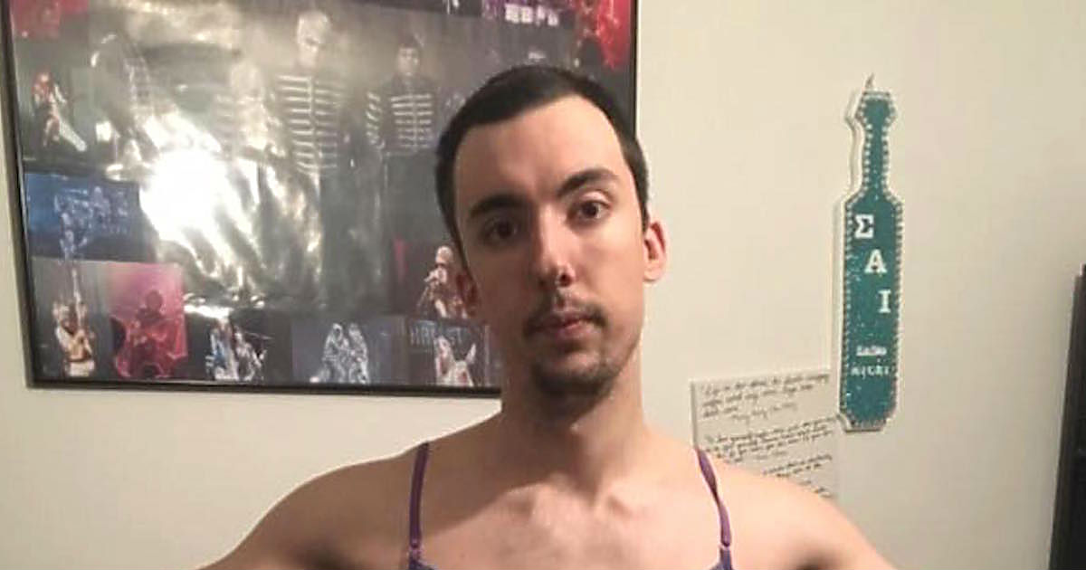 chico se probo ropa xl de chica