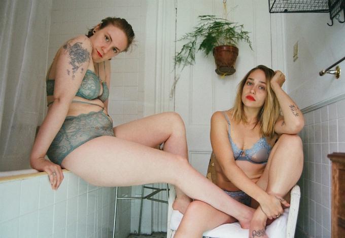 lena dunham jemima kirke lenceria