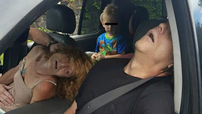 niño sobredosis abuela