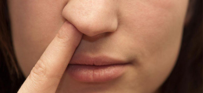 Porque todos los hemos intentado alguna vez: 5 trucos para sacarte los mocos sin que se note. Porque todos los hemos intentado alguna vez: 5 trucos para sacarte los mocos sin que se note.