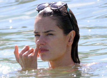 4 trucos para sacarte los mocos sin que se note