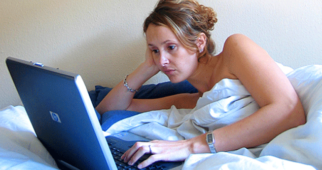 espiar a tu pareja por internet