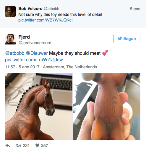 caballo de juguete con pene3