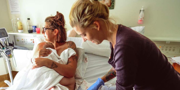 Nueva tendencia en fotos de recién nacidos: ¿emotiva o desagradable?
