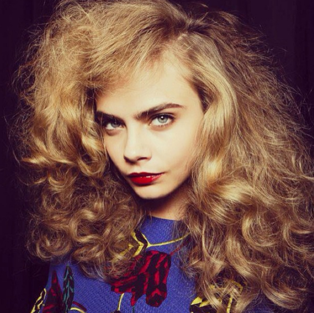 Los 14 mejores trucos para un pelo encrespado