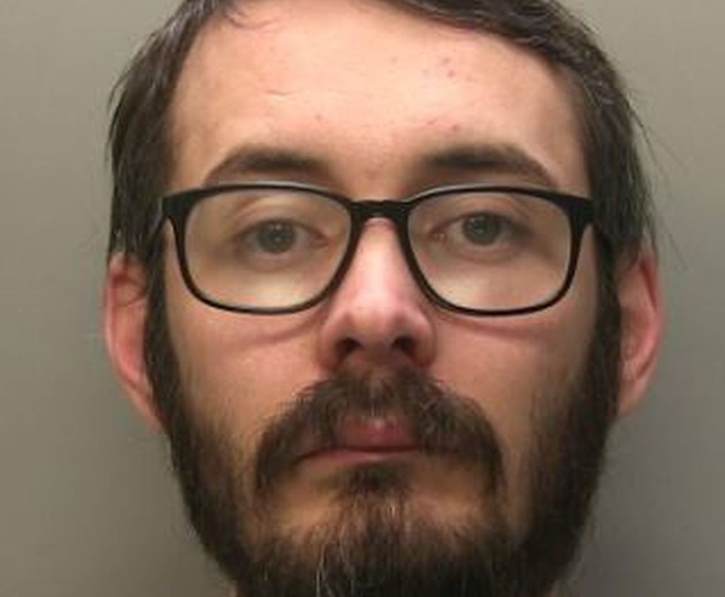 violador militar britanico