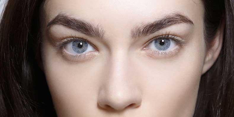 aceite de almendras para las cejas