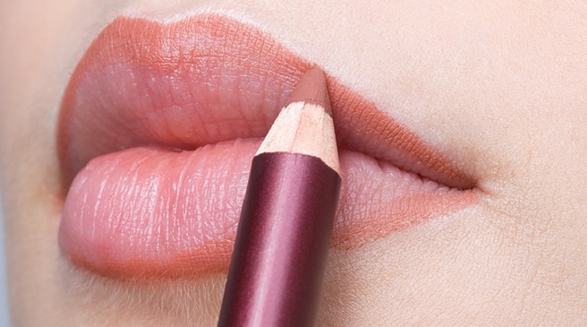 como pintar los labios