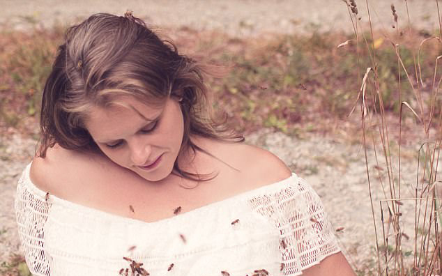 foto embarazada abejas