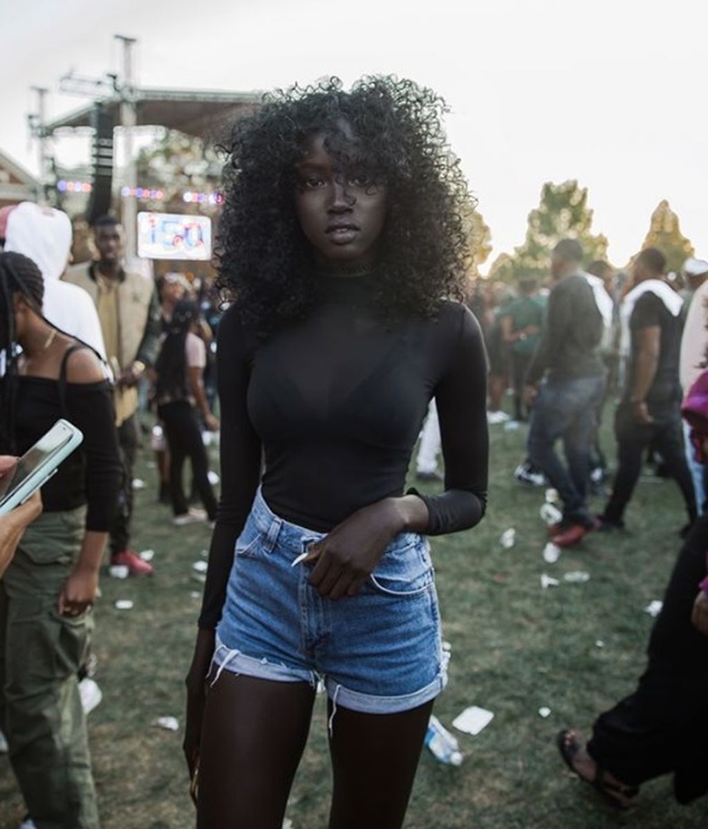 estudiante se convierte en modelo