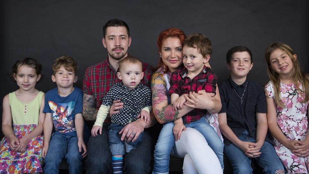 Estos padres han decidido criar a sus hijos sin colegio y sin normas