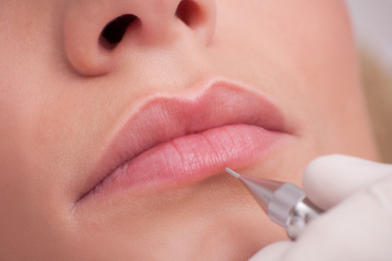 maquillaje permanente de labios 