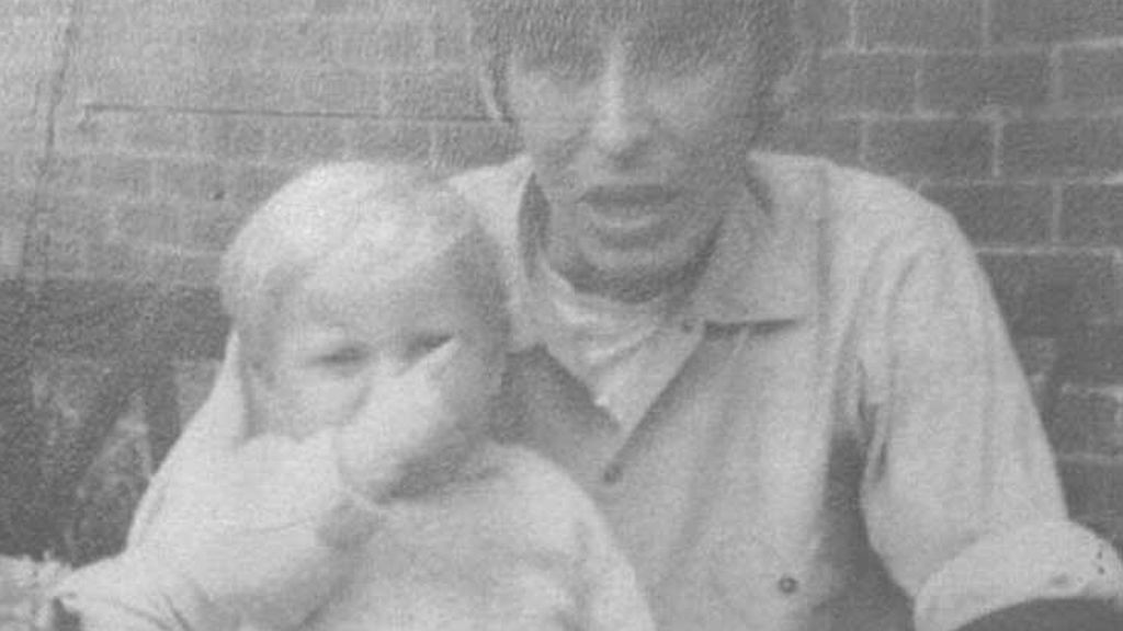 mata a su hijastro foto facebook 