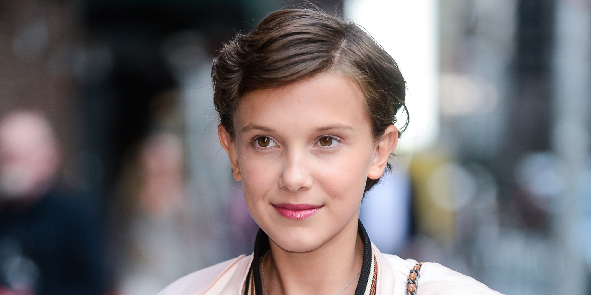 millie bobby brown discapacidad 