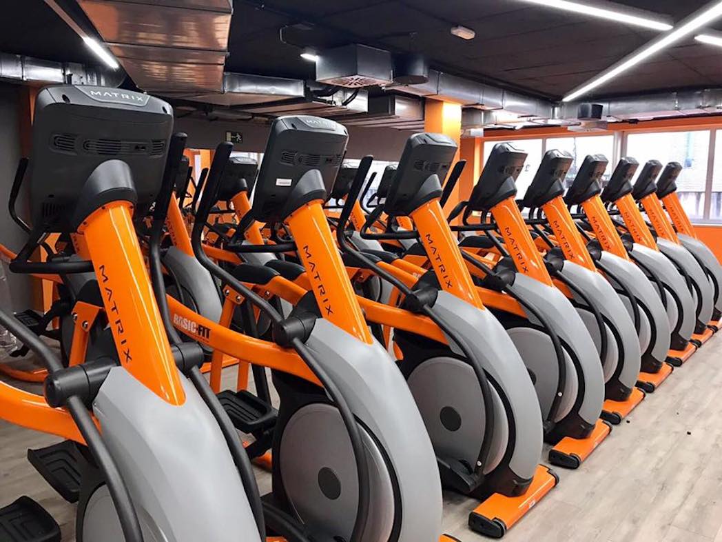 Este gimnasio retira su publicidad machista ante las críticas de los usuarios