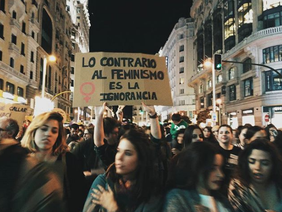 huelga general feminista pancartas