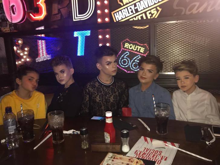 niño diez años experto en maquillaje