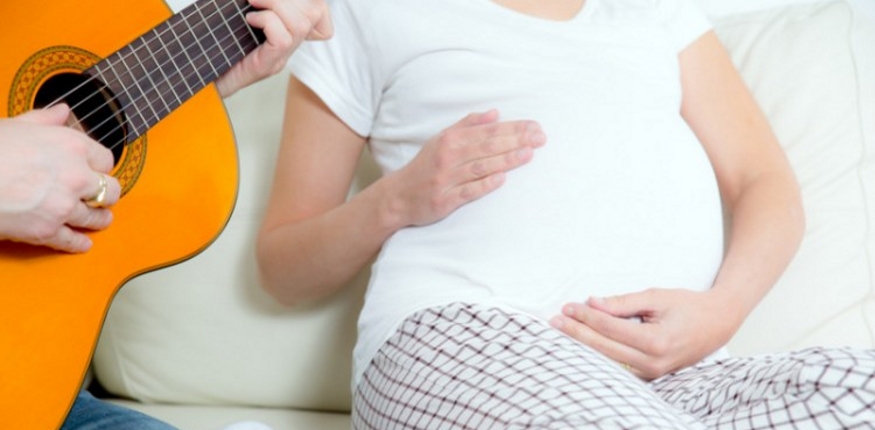 No vas a creer cuál es la canción favorita de los bebés en el útero materno