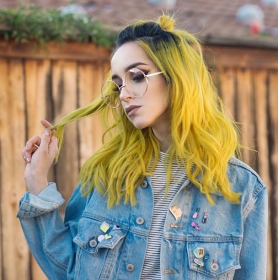 looks pelo amarillo 