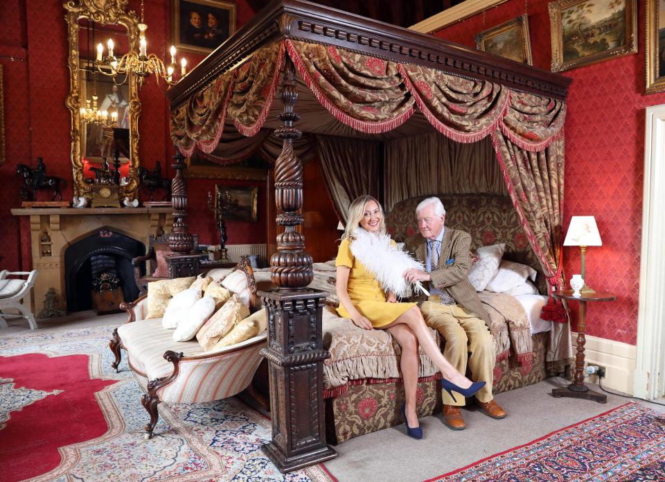 millonario inglés busca mujer fértil