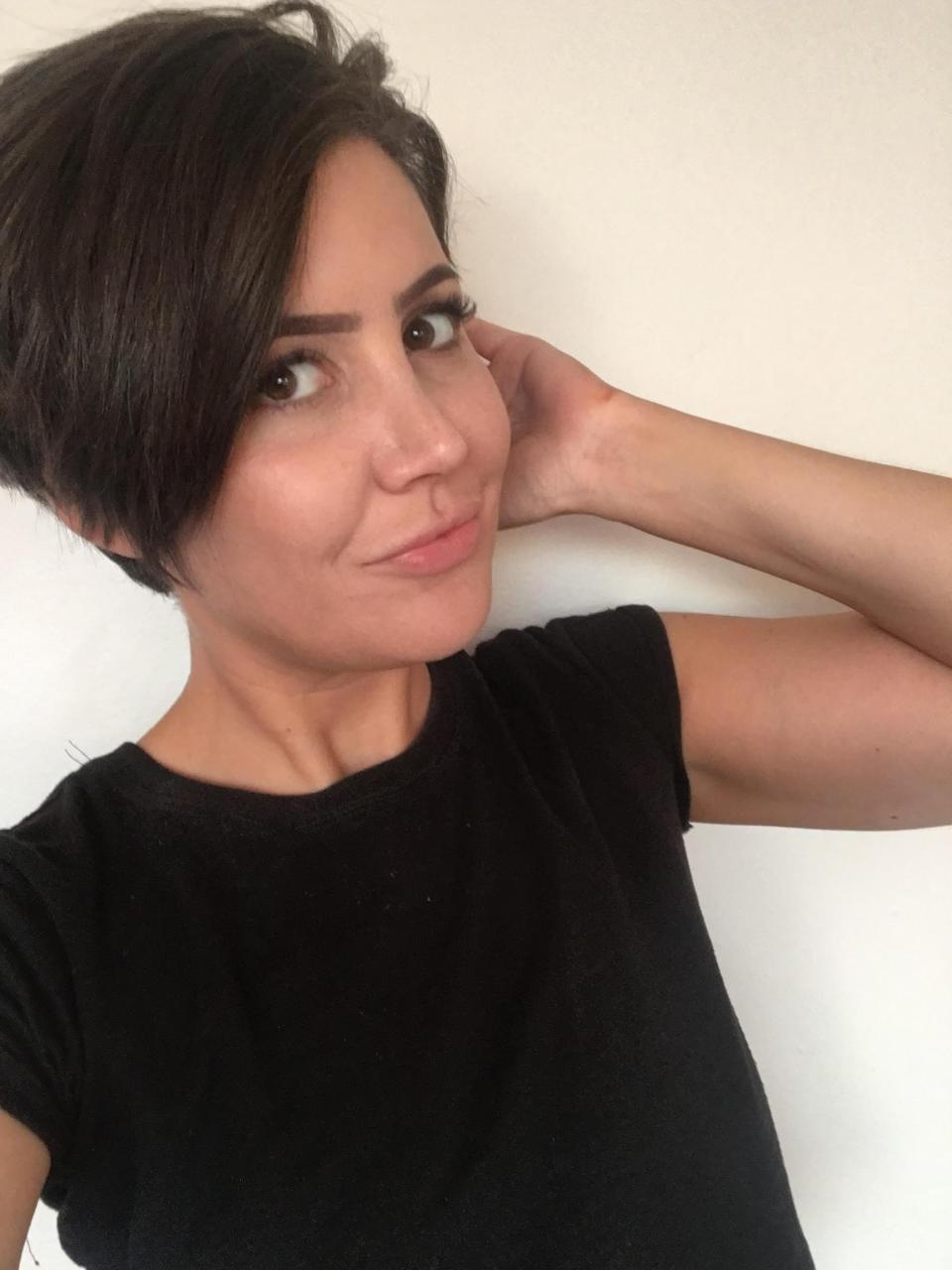 Se divorcia y se ROMPE LA VAGINA con un vibrador