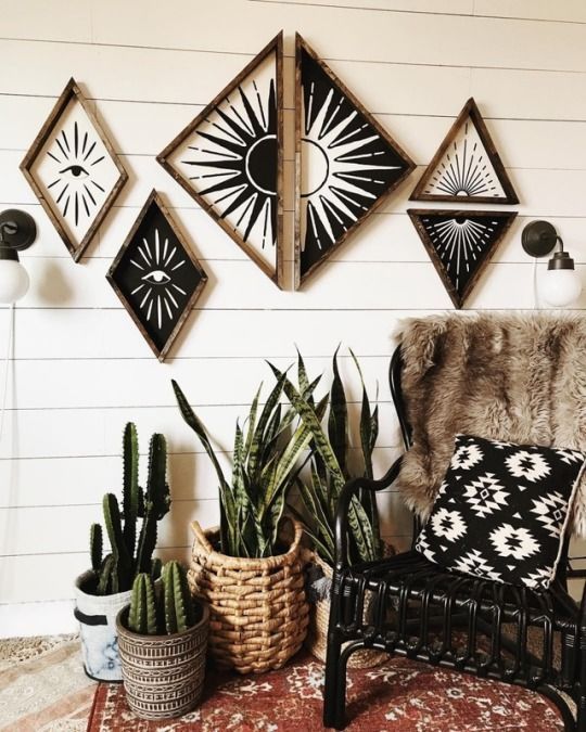 Los colores que recuerdan a la tierra, los estampados realizados a mano, o materiales como la rafia y el bambú son los pilares básicos de este tipo de decoración.