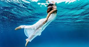 Hombre casado heterosexual invierte 100.000 dólares para convertirse en mujer transgénero