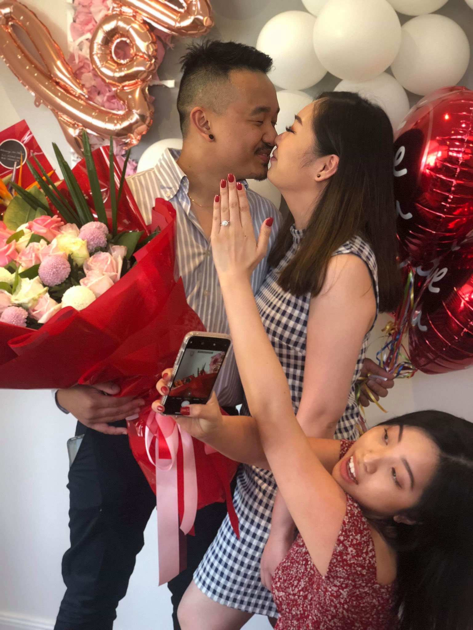 su novio al fin le pide matrimonio pero TIENE UN PROBLEMA