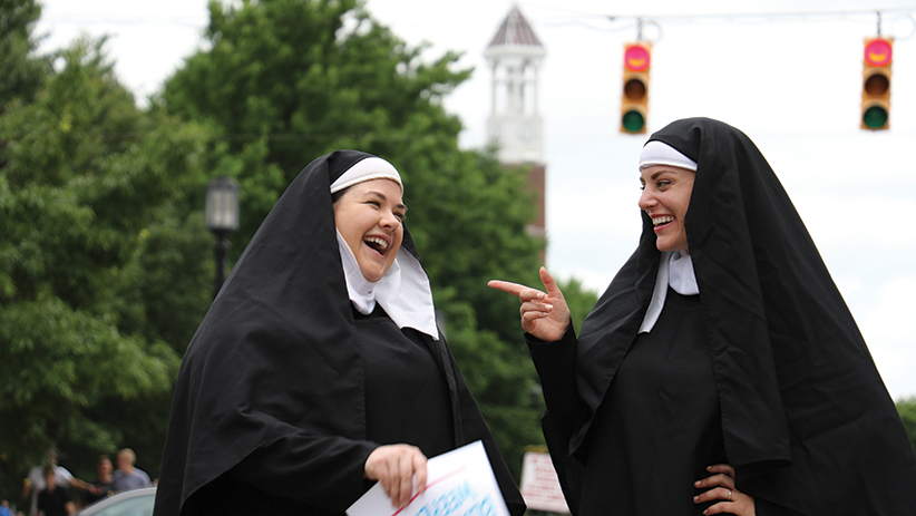 MONJAS ROBAN medio millón de dólares para jugar en casinos de LAS VEGAS