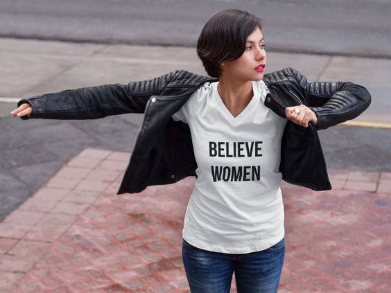 Las camisetas de mujer que nunca pasan de moda