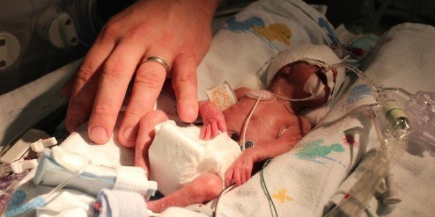 Ocho bebés en peligro de muerte en un hospital de Barcelona