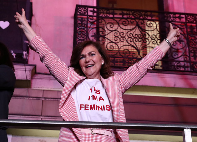 La camiseta feminista de Carmen Calvo y el NO de las españolas a VOX